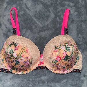 Victoria's Secret Pink and Cream Lace Bra